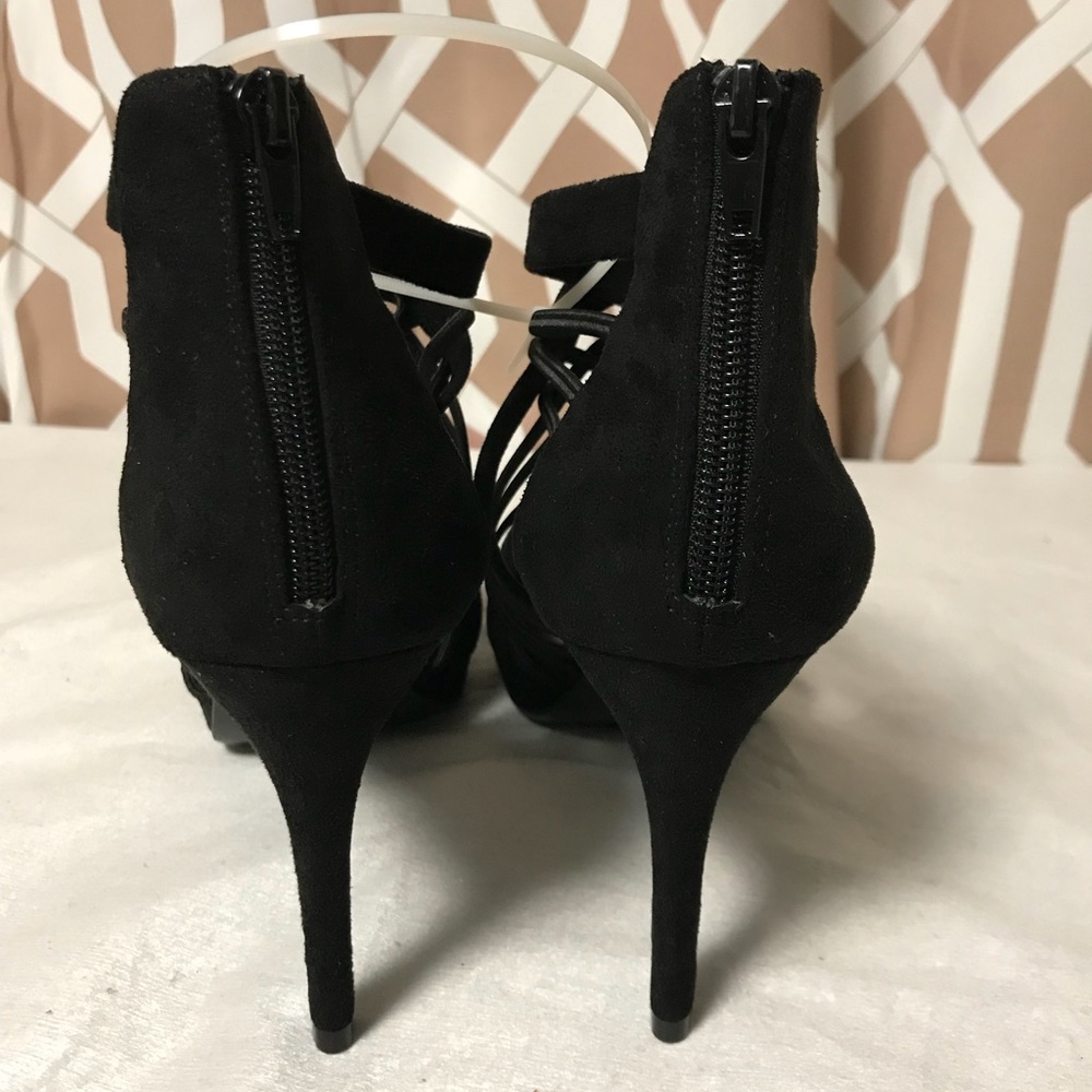 Metaphor Black Sandals - Picture 2 of 6